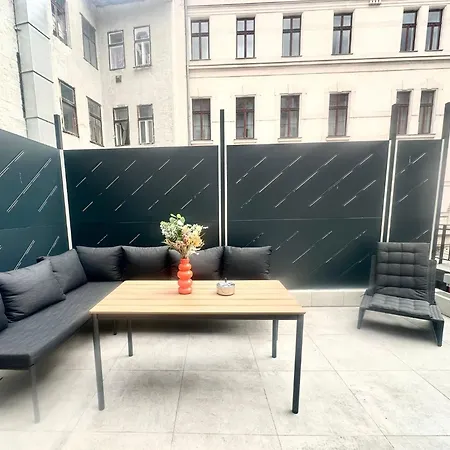 Tublife Terasse Apartment With Jacuzzi & Freeparking Budapest Exterior photo